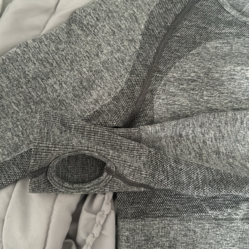 GYMSHARK TOP - Picture 2 of 3